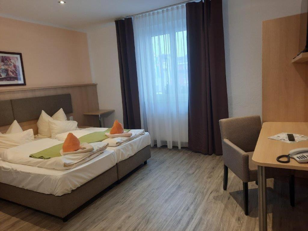Rathausstuben Hotel Wackersdorf Eksteriør billede
