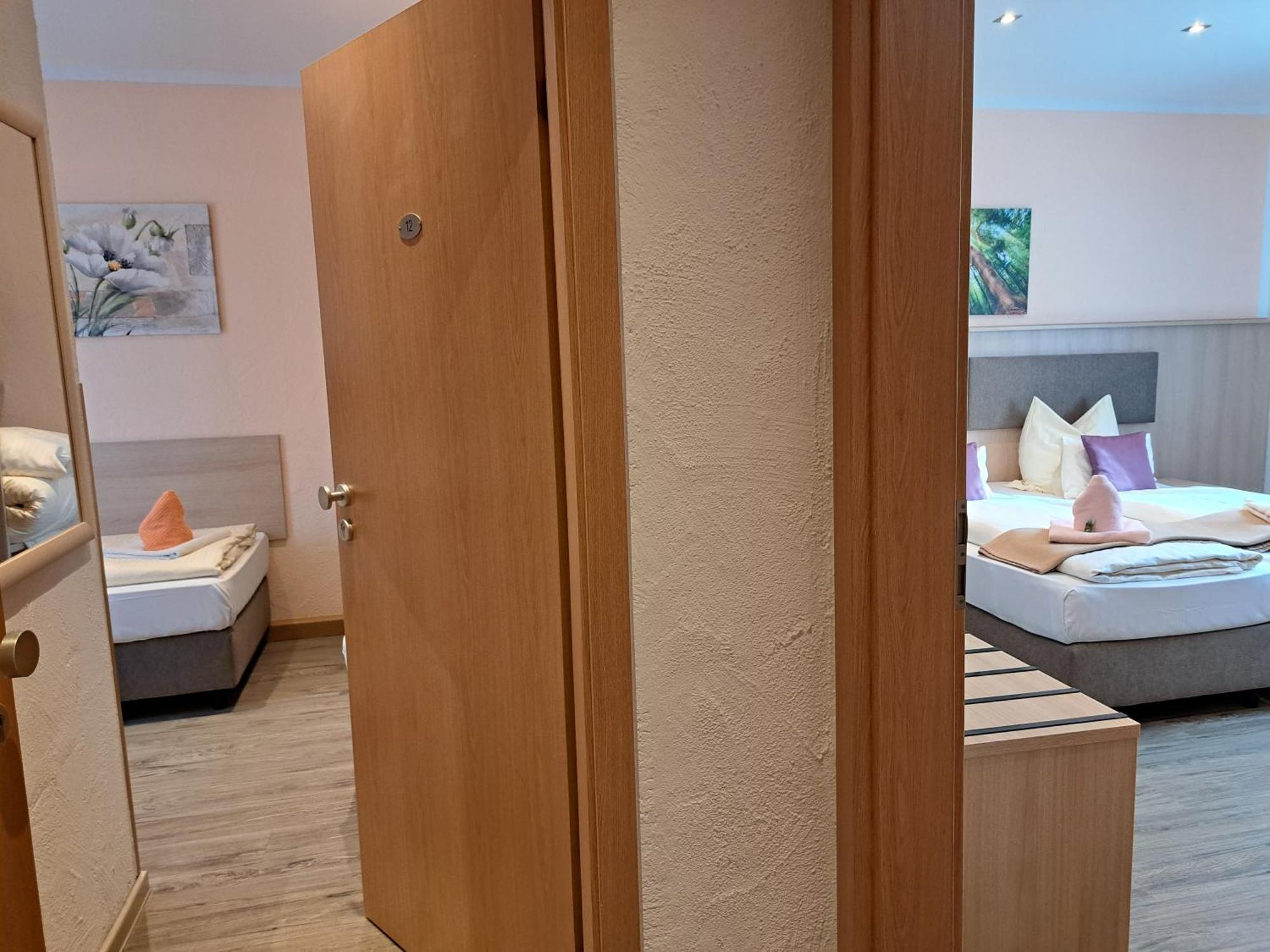 Rathausstuben Hotel Wackersdorf Eksteriør billede