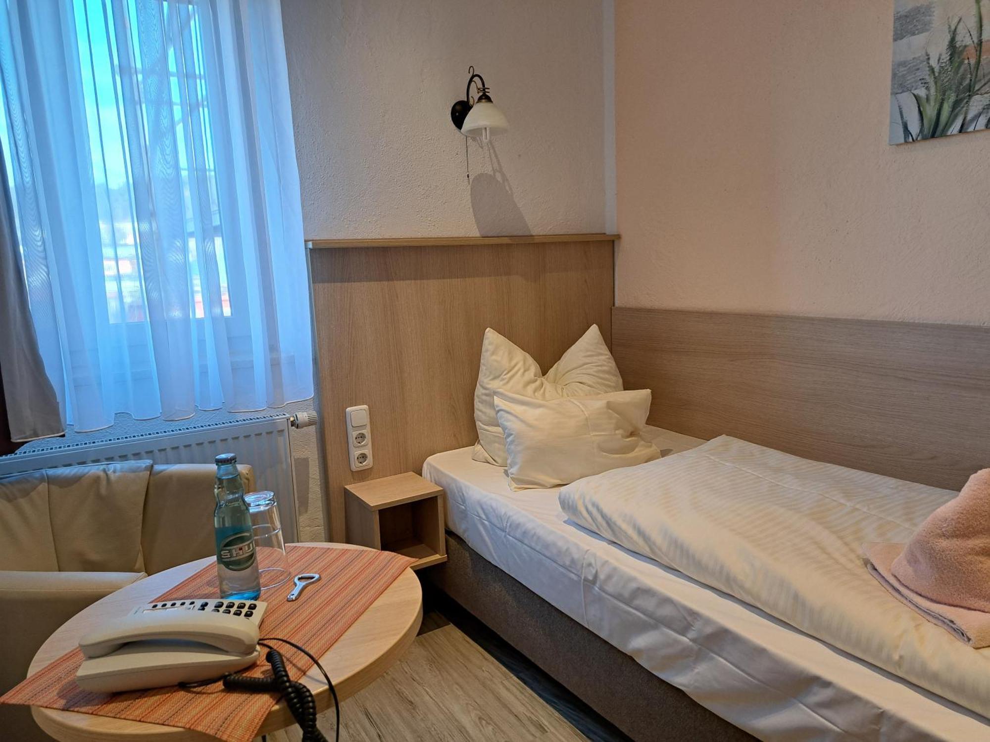 Rathausstuben Hotel Wackersdorf Eksteriør billede