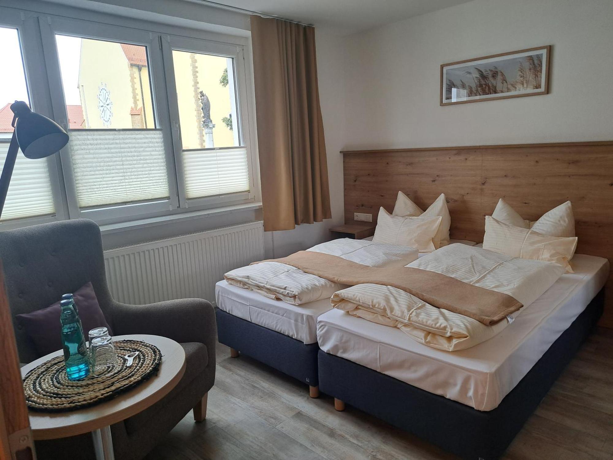 Rathausstuben Hotel Wackersdorf Eksteriør billede