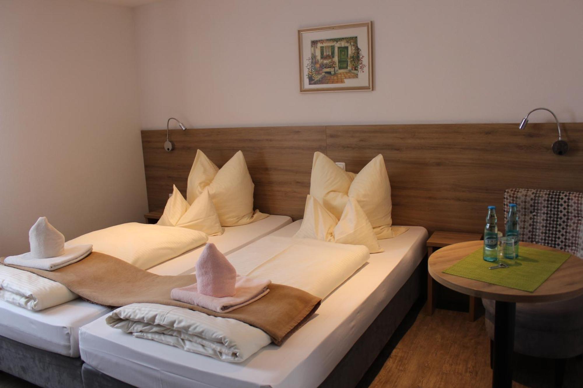 Rathausstuben Hotel Wackersdorf Eksteriør billede